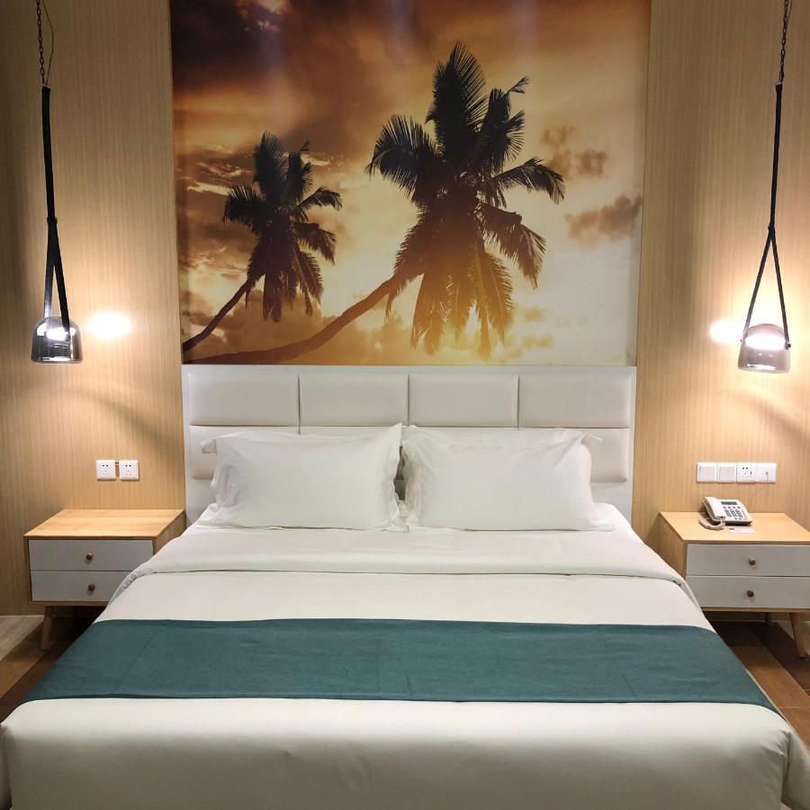Fan'S Hotel Baybay Bagian luar foto
