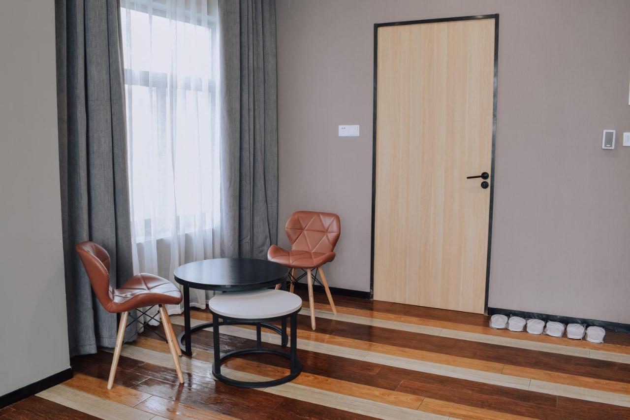 Fan'S Hotel Baybay Bagian luar foto