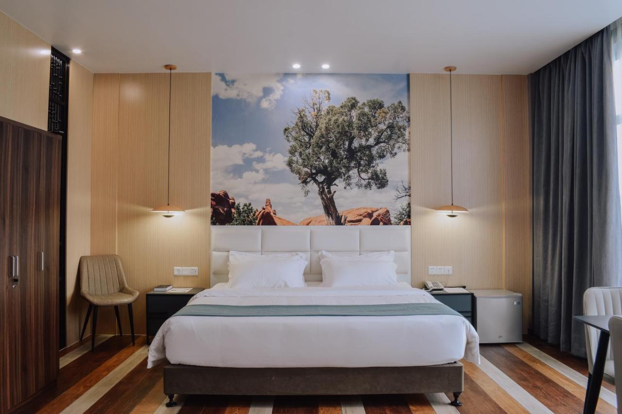 Fan'S Hotel Baybay Bagian luar foto