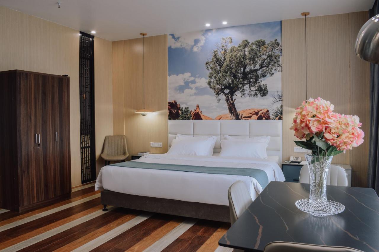 Fan'S Hotel Baybay Bagian luar foto
